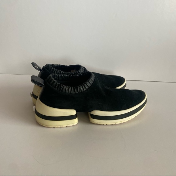 Stuart Weitzman SW-612 Suede Slip-On Sneakers Black Size 5.5 - Picture 3 of 11